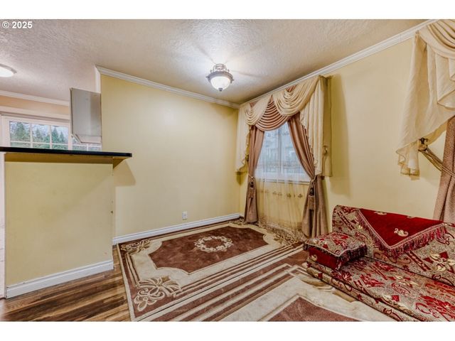 8426 Ne WYGANT St, Portland, OR 97220