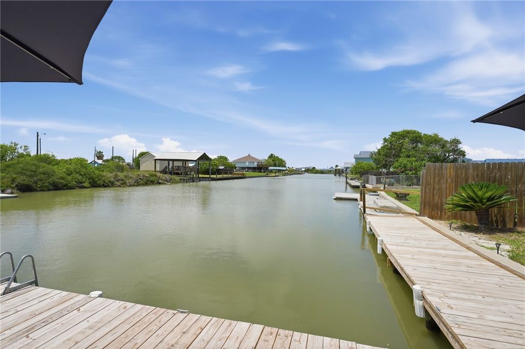 220 W Sagebrush St, Rockport, TX 78382 — photo 3