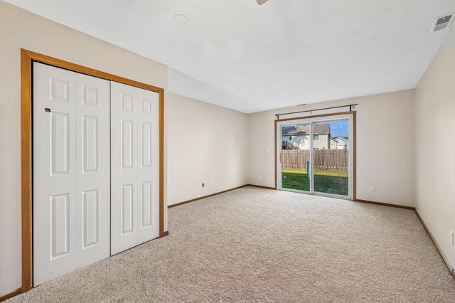 846 Woodgate Drive 213, Vadnais Heights, MN 55127