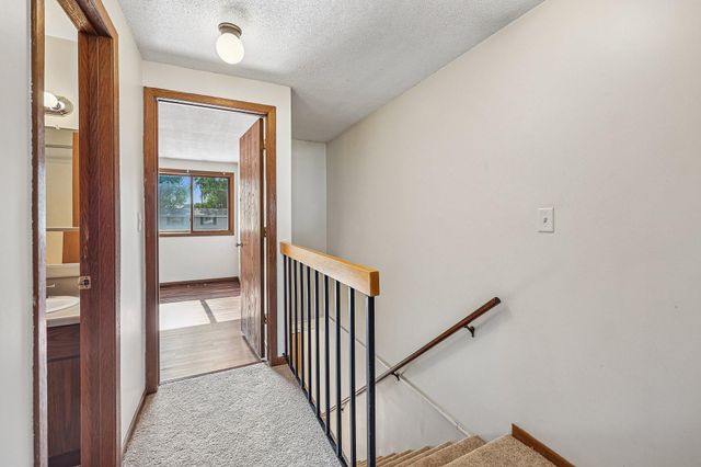 846 Woodgate Drive 213, Vadnais Heights, MN 55127