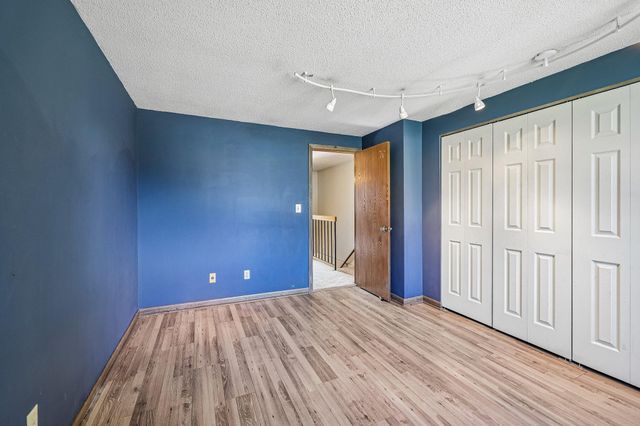846 Woodgate Drive 213, Vadnais Heights, MN 55127
