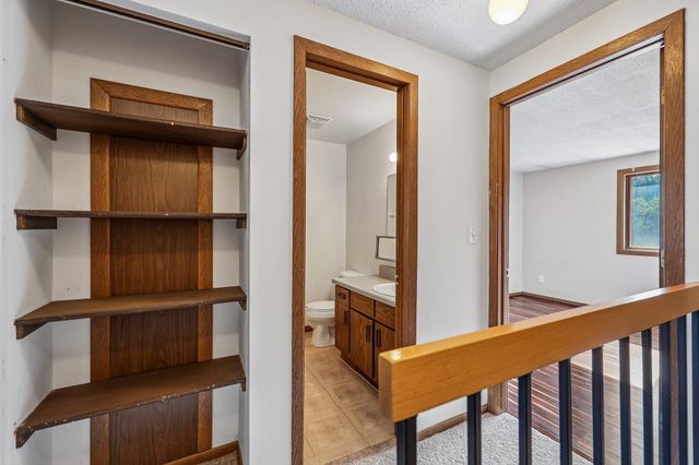 846 Woodgate Drive 213, Vadnais Heights, MN 55127