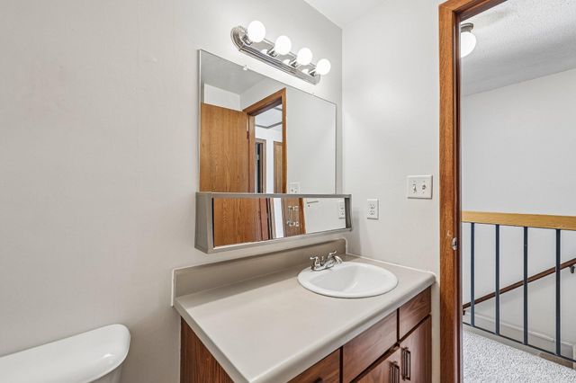 846 Woodgate Drive 213, Vadnais Heights, MN 55127