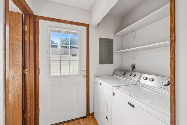 846 Woodgate Drive 213, Vadnais Heights, MN 55127