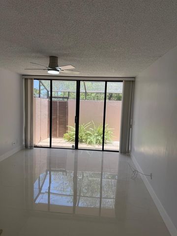 1041 NW 124TH Avenue 1041, Pembroke Pines, FL 33026