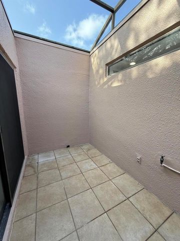 1041 NW 124TH Avenue 1041, Pembroke Pines, FL 33026