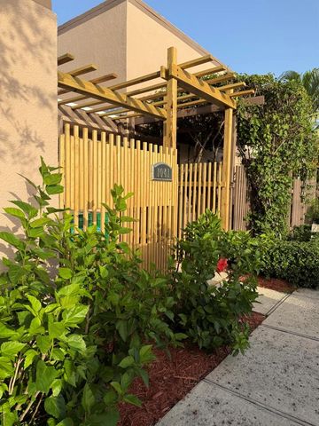 1041 NW 124TH Avenue 1041, Pembroke Pines, FL 33026