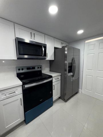 1041 NW 124TH Avenue 1041, Pembroke Pines, FL 33026