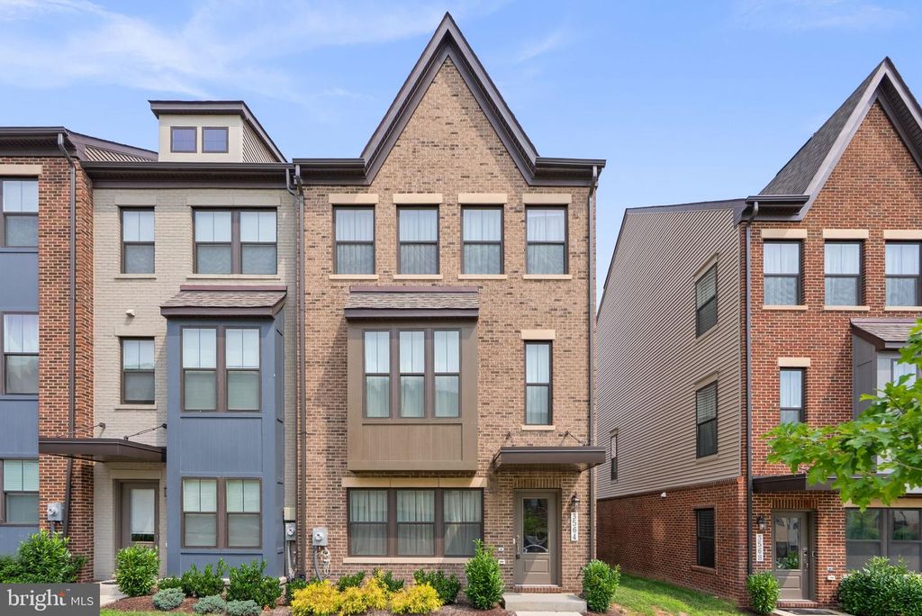 3564 STELLA BLUE DR, Hyattsville, MD 20782