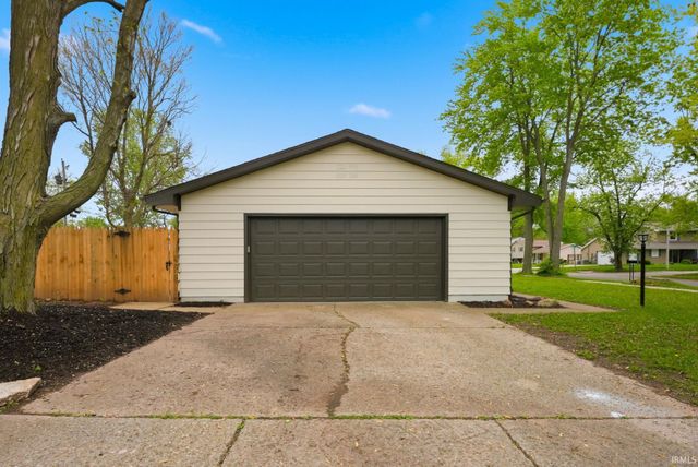 5709 Monarch Drive, Fort Wayne, IN 46815