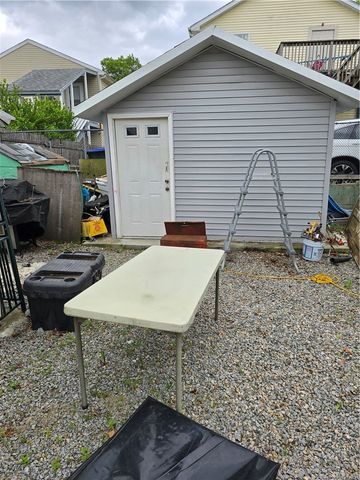 20 Pennsylvania Avenue, Providence, RI 02905