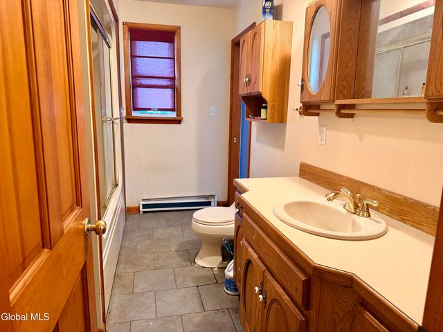 186 Middletown Road, Waterford, NY 12188