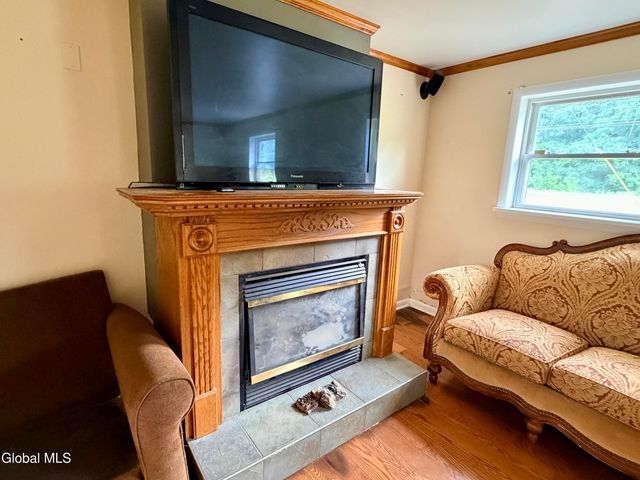 186 Middletown Road, Waterford, NY 12188