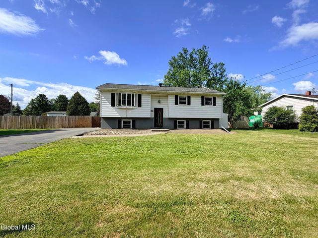 186 Middletown Road, Waterford, NY 12188
