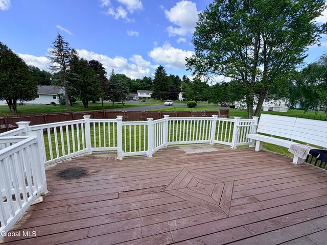 186 Middletown Road, Waterford, NY 12188