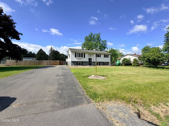 186 Middletown Road, Waterford, NY 12188