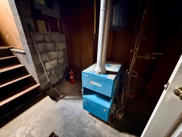 186 Middletown Road, Waterford, NY 12188