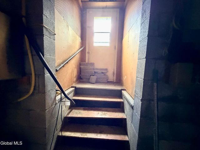 186 Middletown Road, Waterford, NY 12188