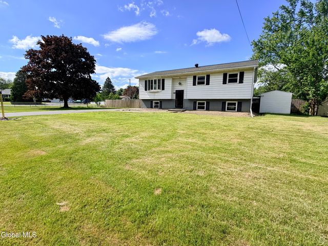 186 Middletown Road, Waterford, NY 12188