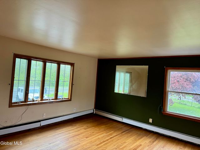 186 Middletown Road, Waterford, NY 12188