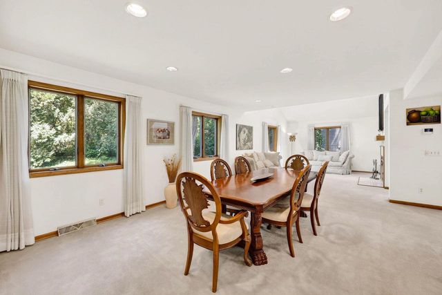 1 White Oaks Lane, Madison, WI 53711