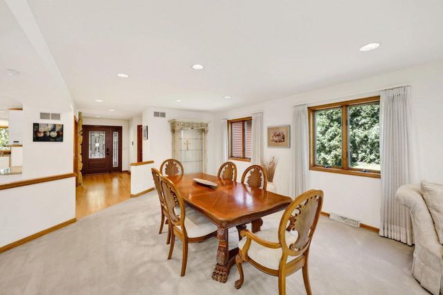 1 White Oaks Lane, Madison, WI 53711