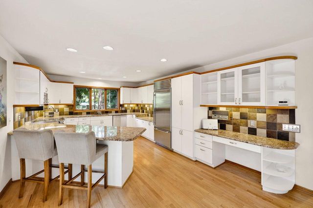 1 White Oaks Lane, Madison, WI 53711