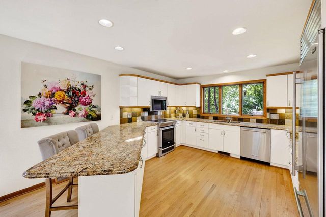 1 White Oaks Lane, Madison, WI 53711