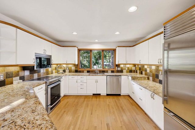 1 White Oaks Lane, Madison, WI 53711