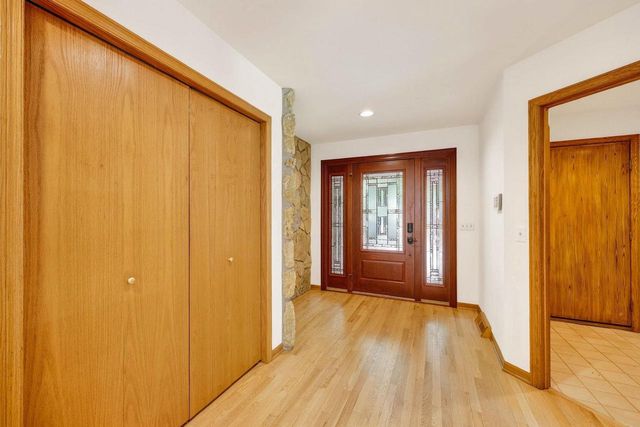 1 White Oaks Lane, Madison, WI 53711