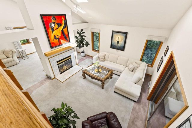 1 White Oaks Lane, Madison, WI 53711