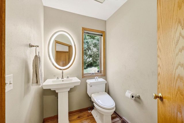 1 White Oaks Lane, Madison, WI 53711