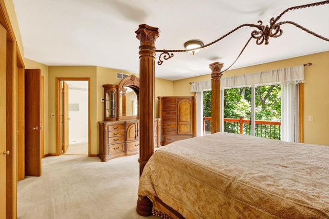 1 White Oaks Lane, Madison, WI 53711