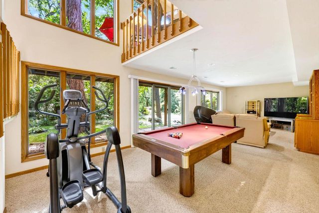 1 White Oaks Lane, Madison, WI 53711