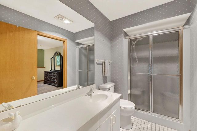 1 White Oaks Lane, Madison, WI 53711