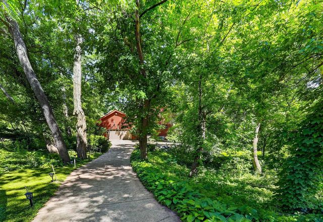 1 White Oaks Lane, Madison, WI 53711