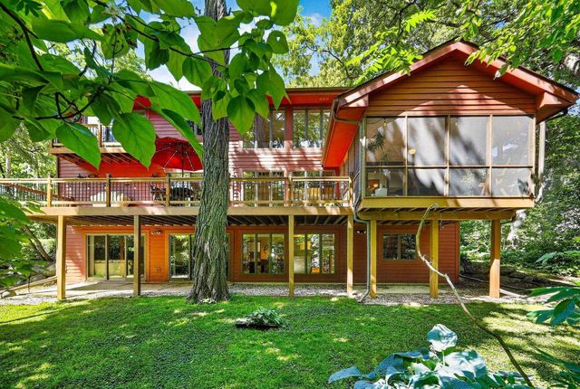 1 White Oaks Lane, Madison, WI 53711