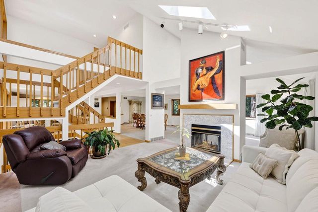 1 White Oaks Lane, Madison, WI 53711