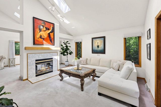 1 White Oaks Lane, Madison, WI 53711