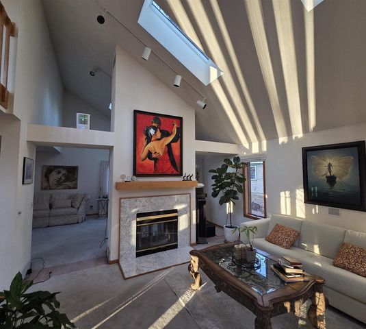 1 White Oaks Lane, Madison, WI 53711