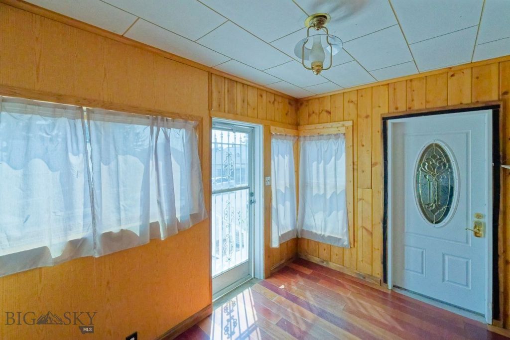 935 Hornet Street, Butte, MT 59701 photo 2
