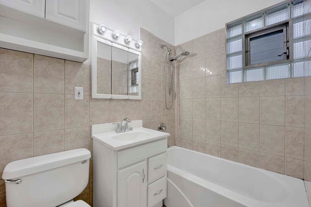 5037 W Winona Street, Chicago, IL 60630