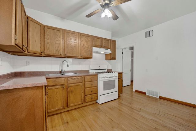 5037 W Winona Street, Chicago, IL 60630