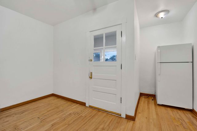 5037 W Winona Street, Chicago, IL 60630