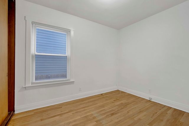 5037 W Winona Street, Chicago, IL 60630