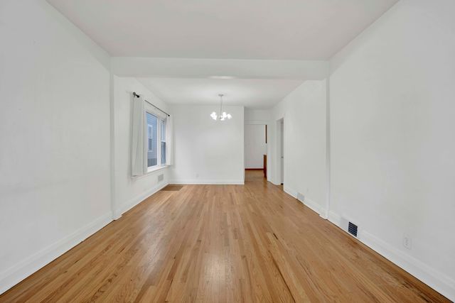 5037 W Winona Street, Chicago, IL 60630
