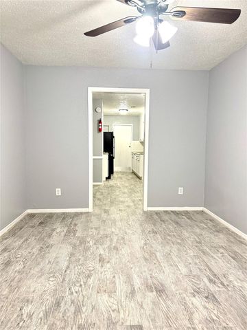 4515 Oxford Street 24, Houston, TX 77022