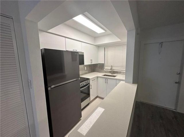 5630 NE 18TH Avenue 207, Fort Lauderdale, FL 33334
