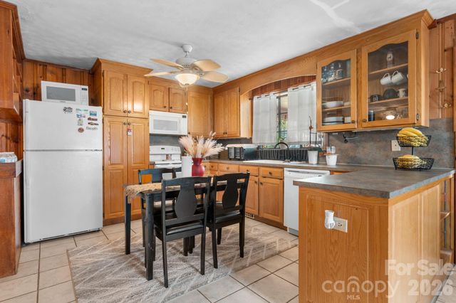 1723 31st Street NE, Hickory, NC 28601