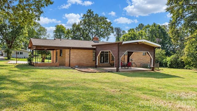 1723 31st Street NE, Hickory, NC 28601
